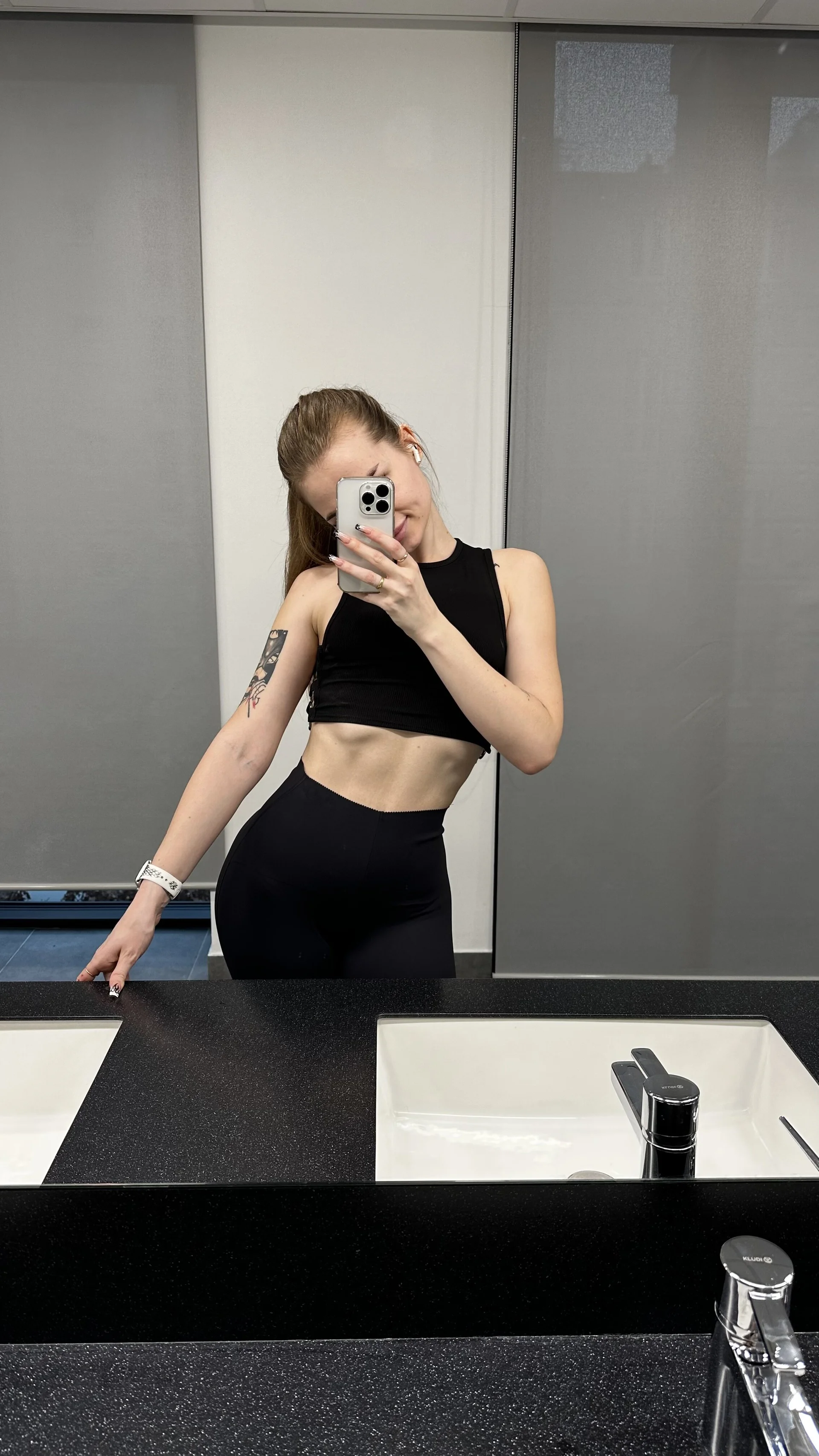 XXX Porn Photo of Nude Vladamais 22