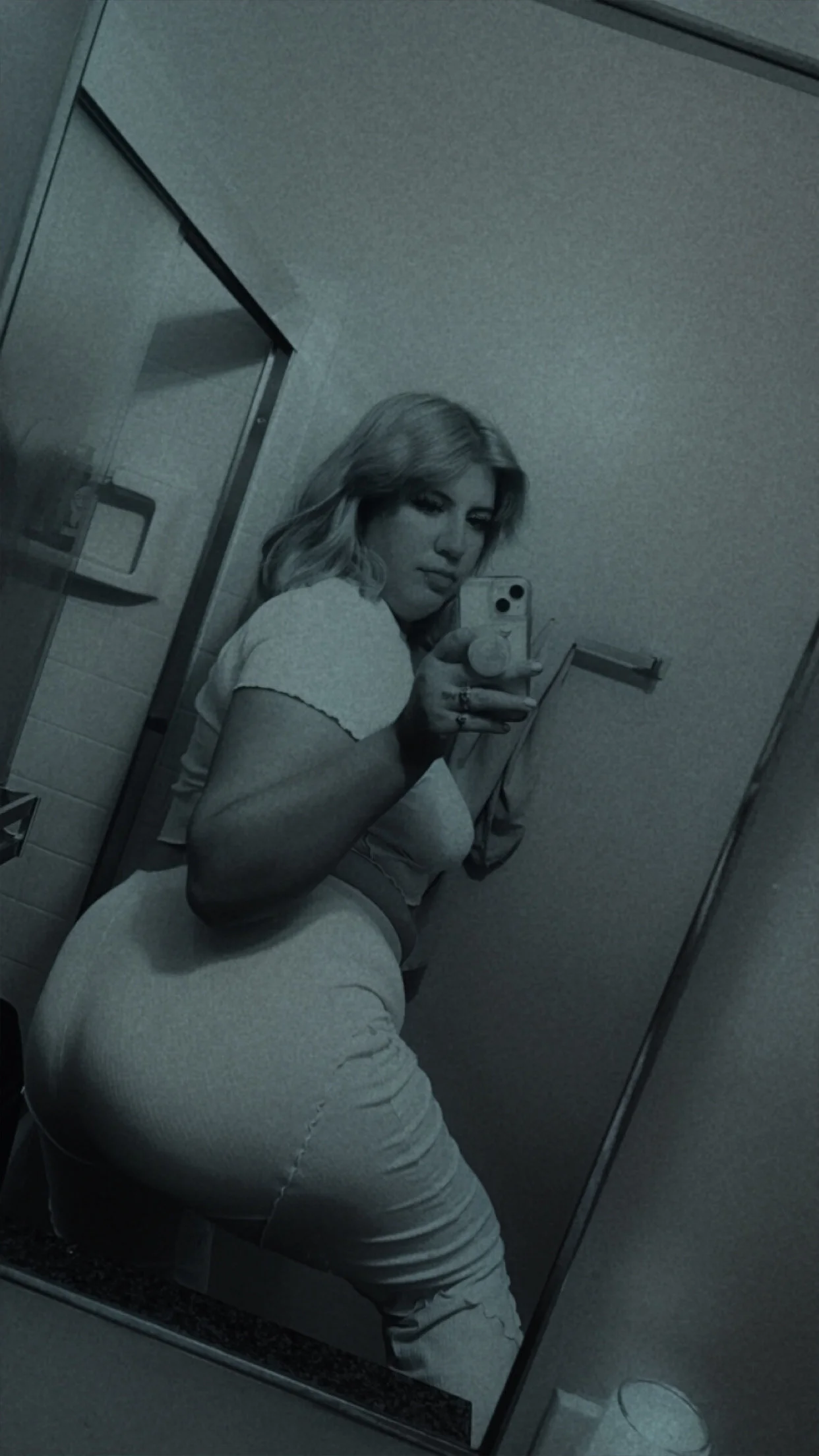 XXX Porn Photo of Nude HYPHYtype 48