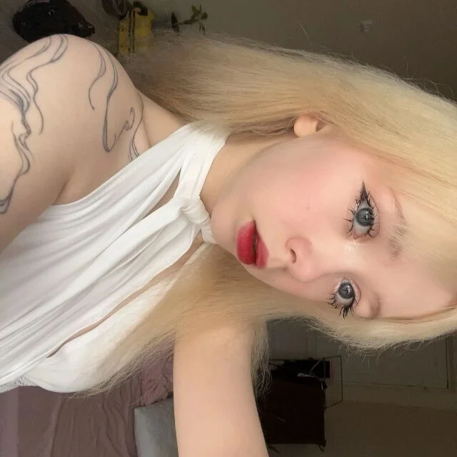 XXX Porn Photo of Nude Poison_flowers 4
