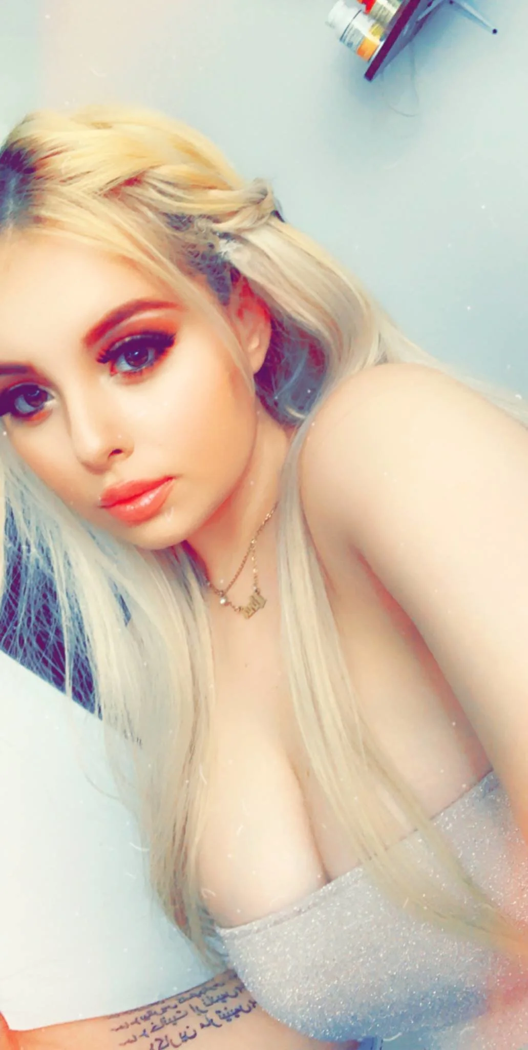 XXX Porn Photo of Nude Alirawrz 12