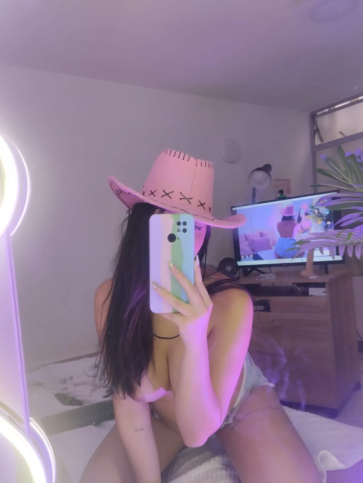 XXX Porn Photo of Nude Ameliiaa_tay 22