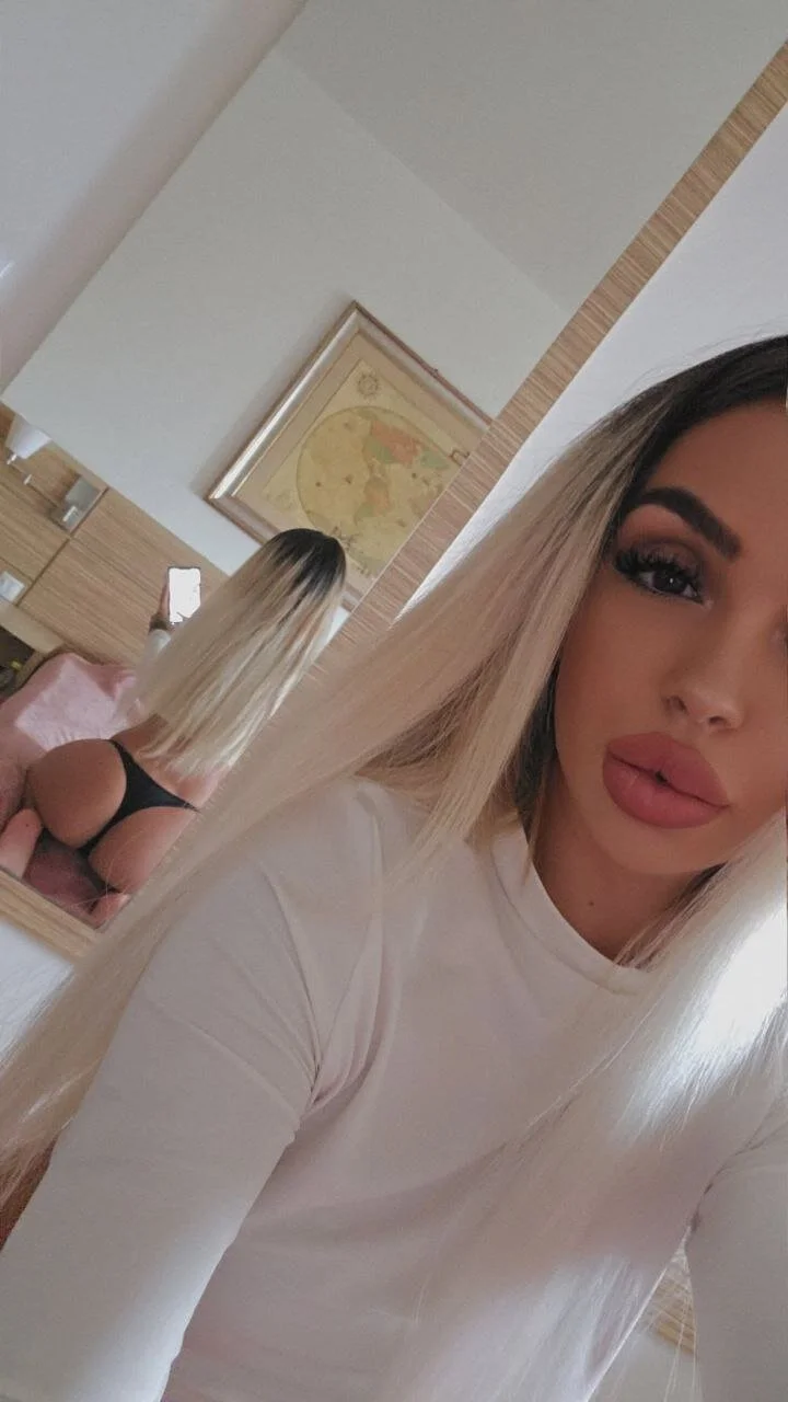 XXX Porn Photo of Nude AprilHadid 5