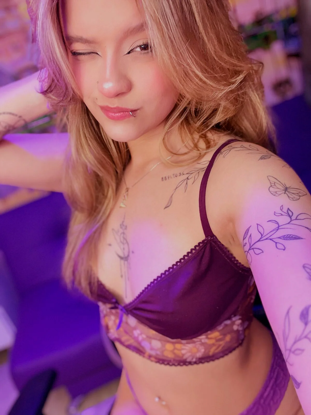 XXX Porn Photo of Nude alyy_cut3 4