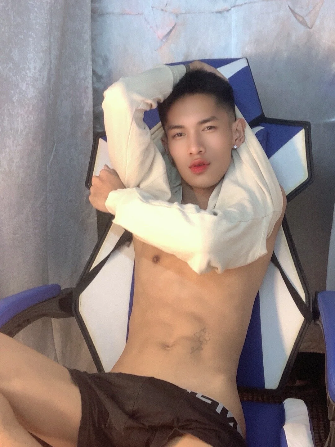 XXX Porn Photo of Nude riks_tyler 21