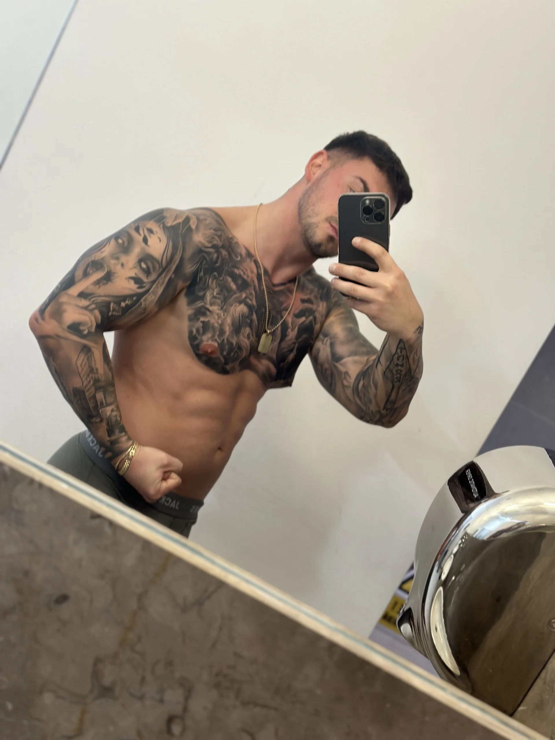 XXX Porn Photo of Nude Jonmusclemaster 10