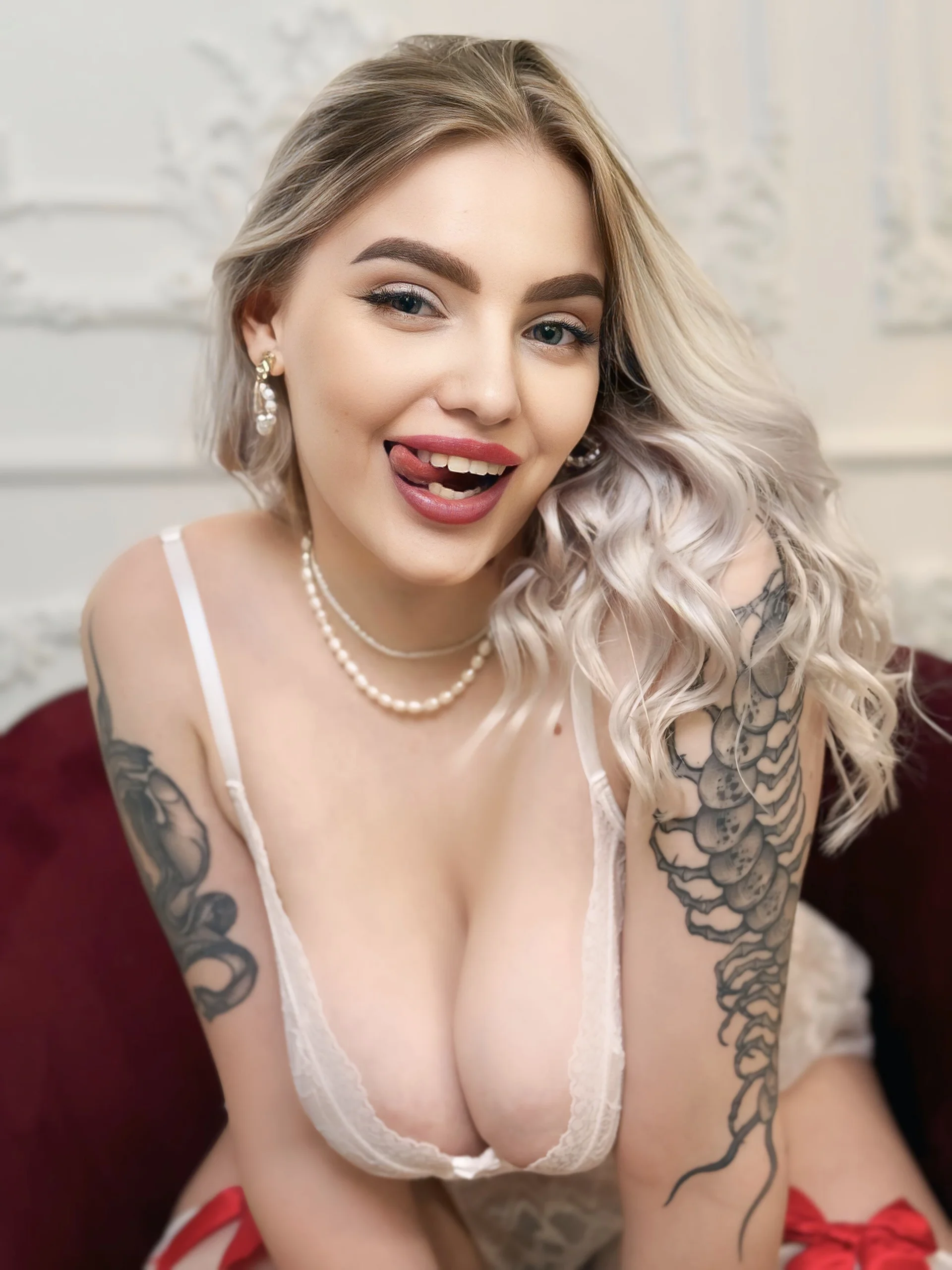 XXX Porn Photo of Nude HugeBoobsAlice 17