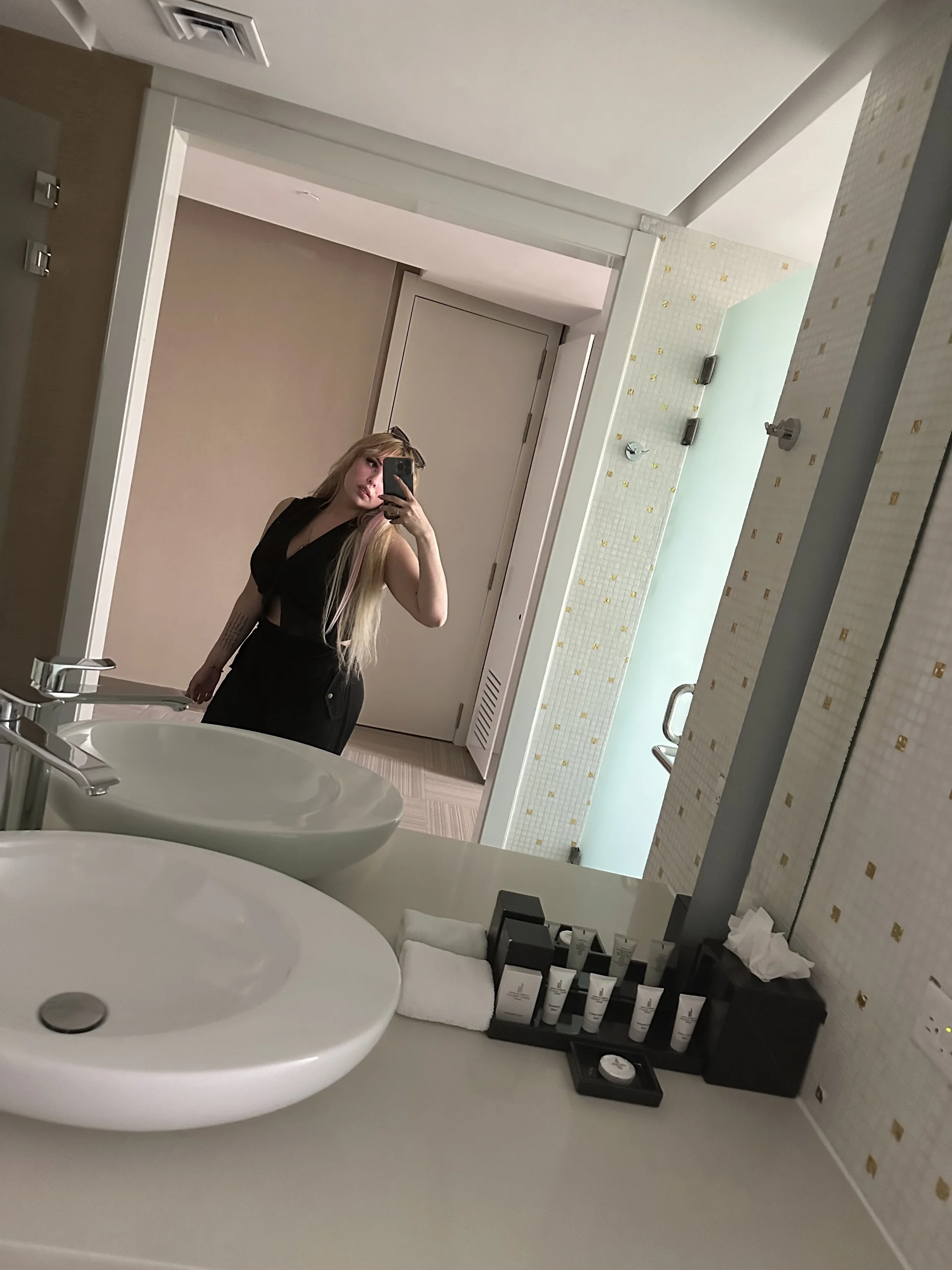 XXX Porn Photo of Nude Alirawrz 220