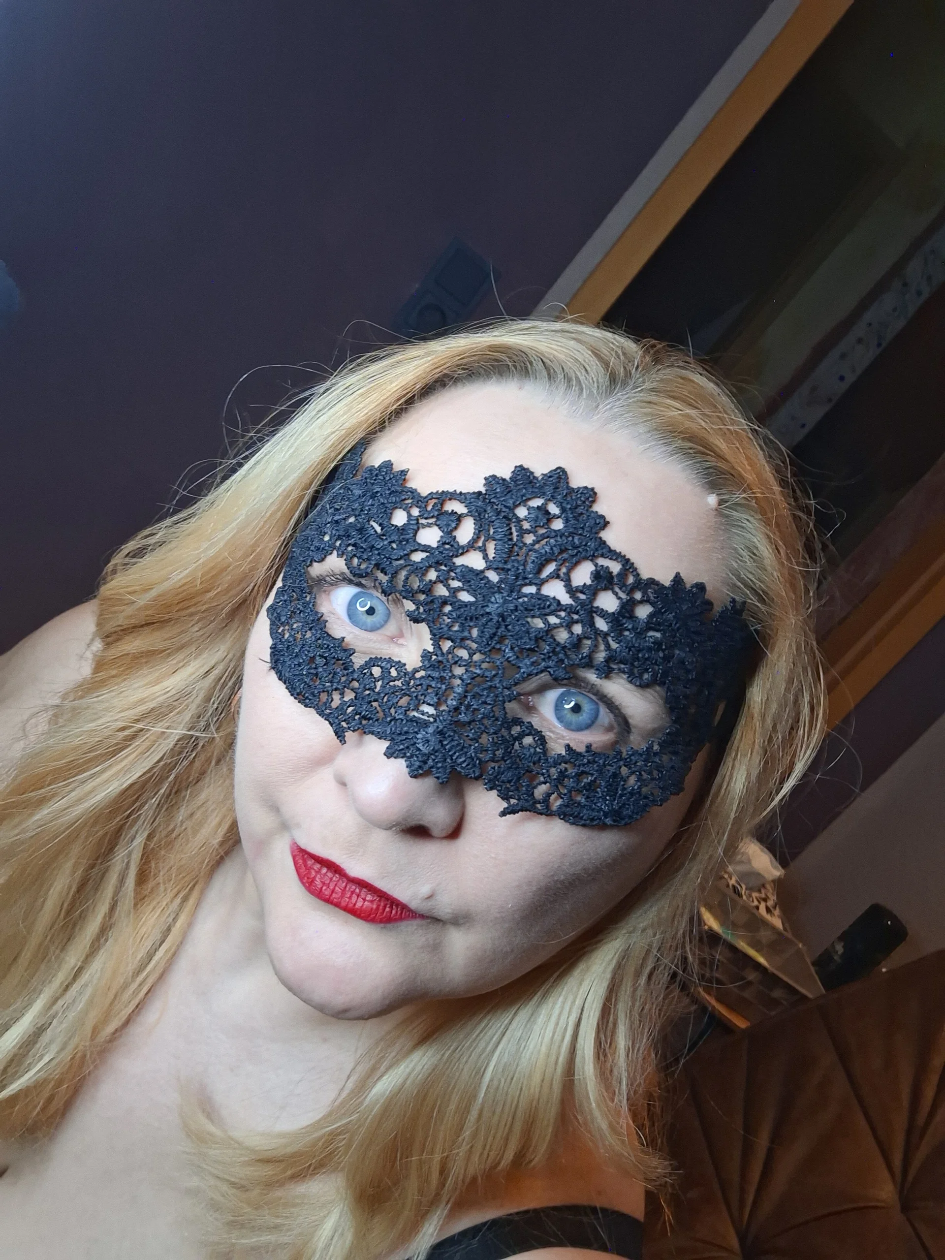 XXX Porn Photo of Nude MaskedQueen77 1