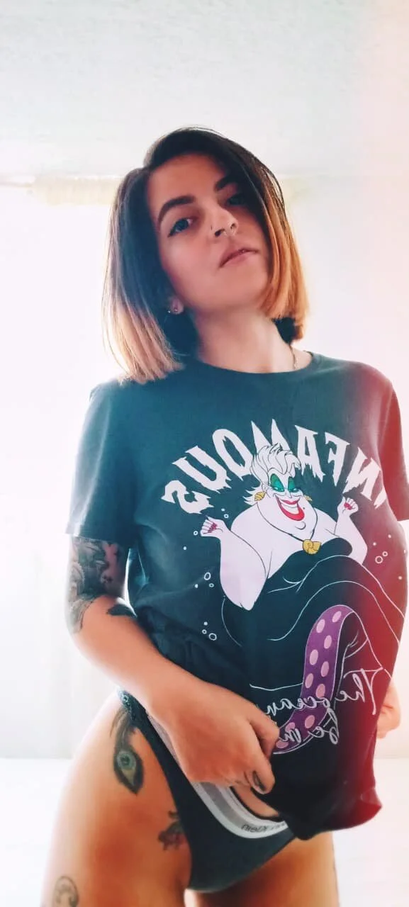 XXX Porn Photo of Nude Liz_grey_ 1