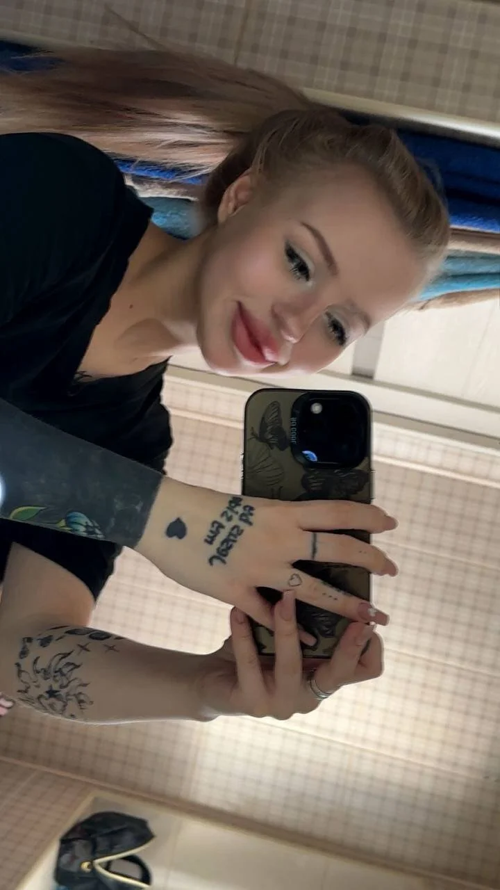 XXX Porn Photo of Nude Khloy_white 9