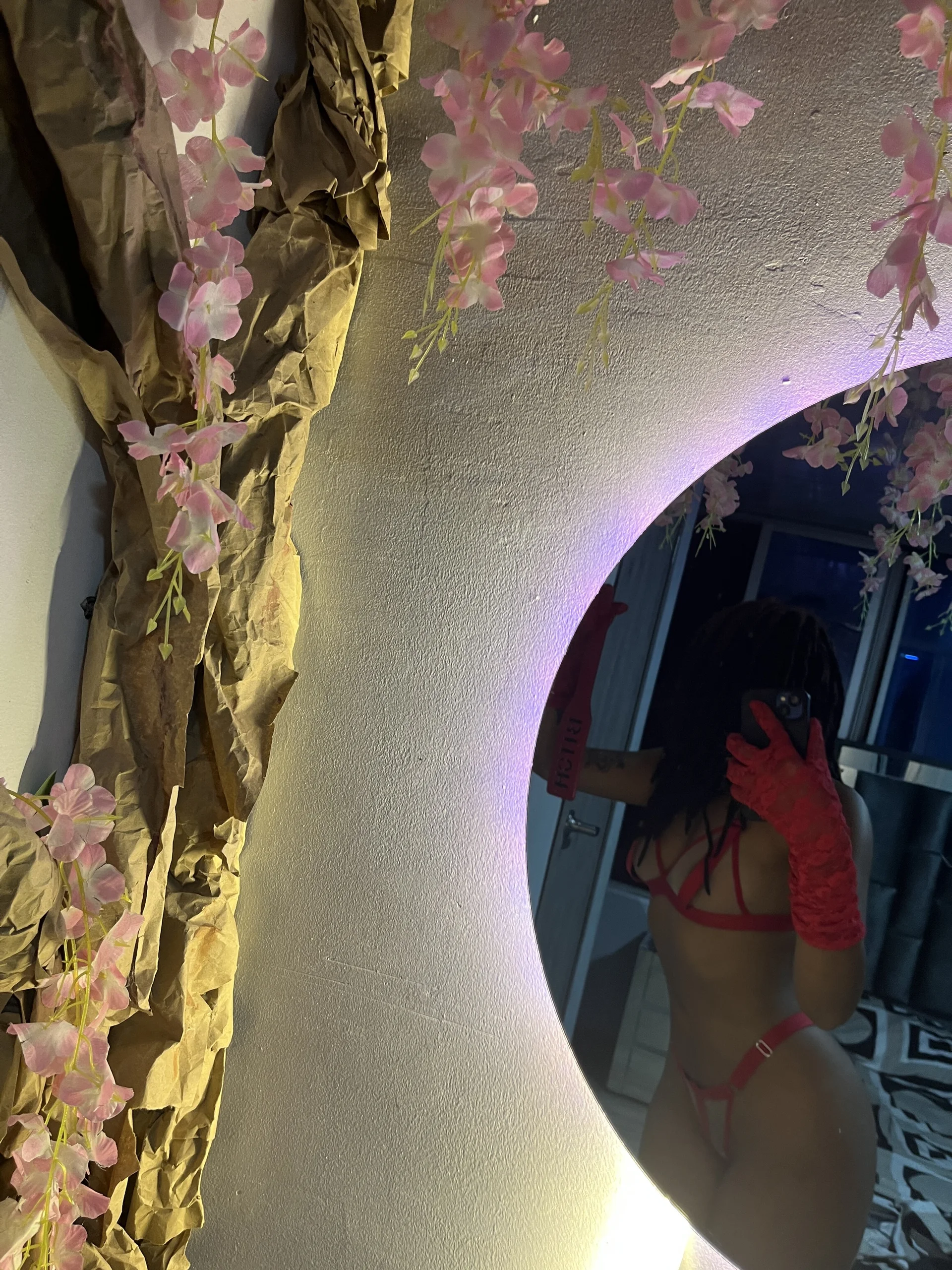 XXX Porn Photo of Nude Kassy_dreadlocks 2
