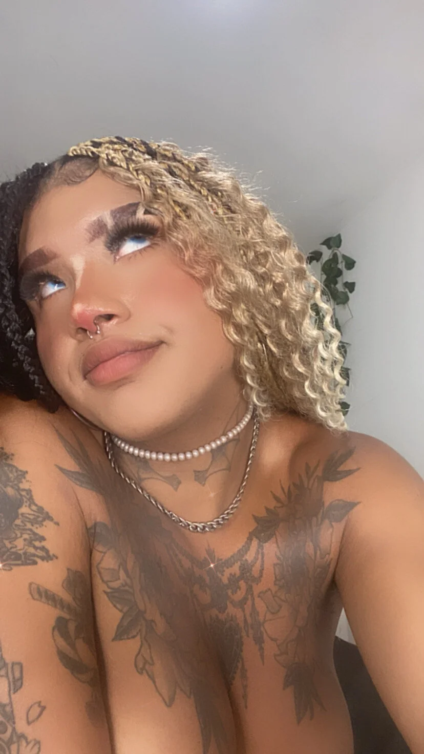 XXX Porn Photo of Nude IsabellBigtitsxx 10