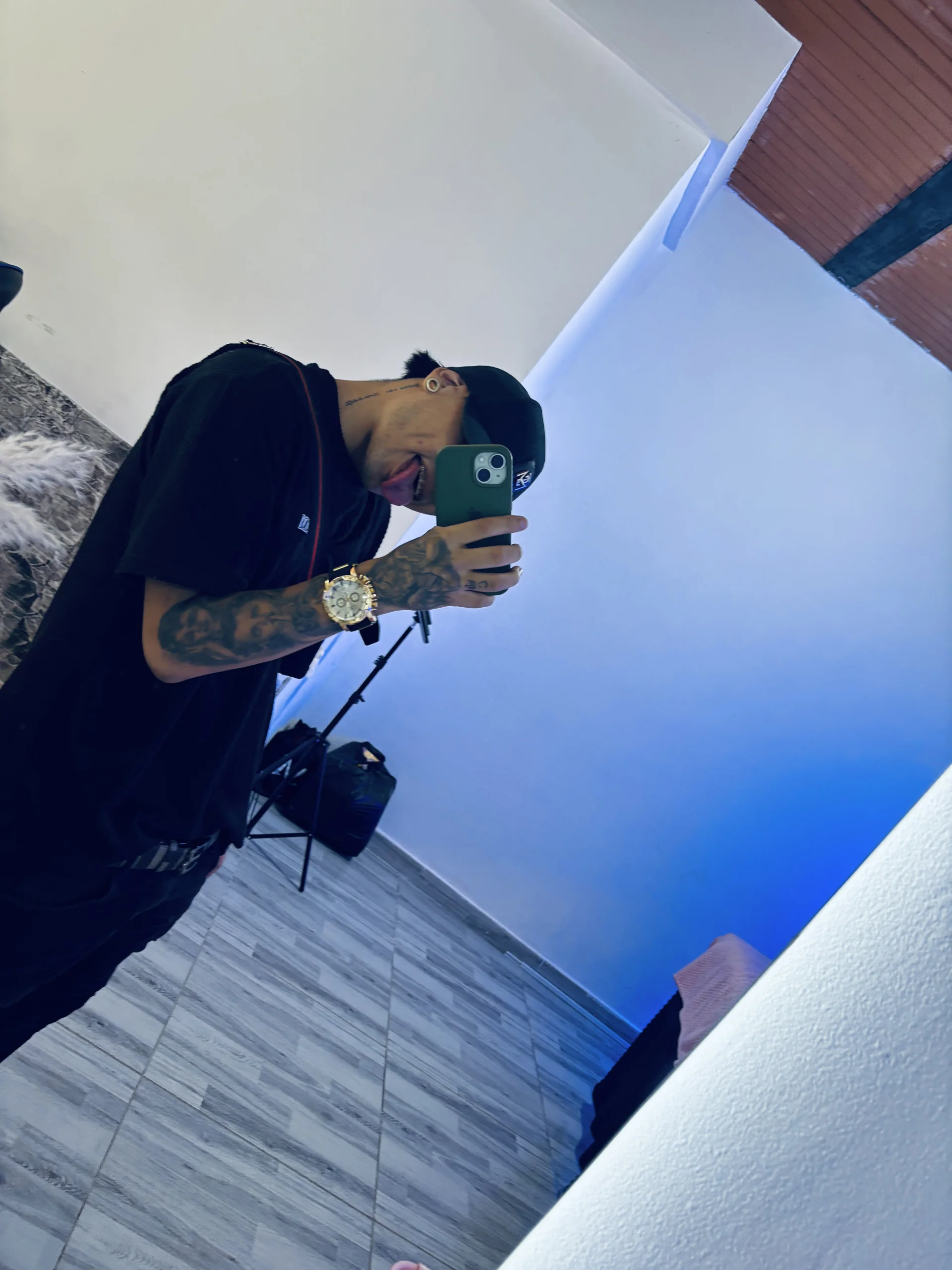 XXX Porn Photo of Nude extrongerboyx_12 3