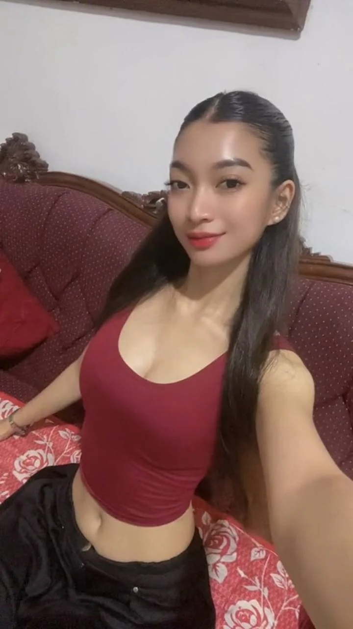 XXX Porn Photo of Nude TreenaDesolier 1