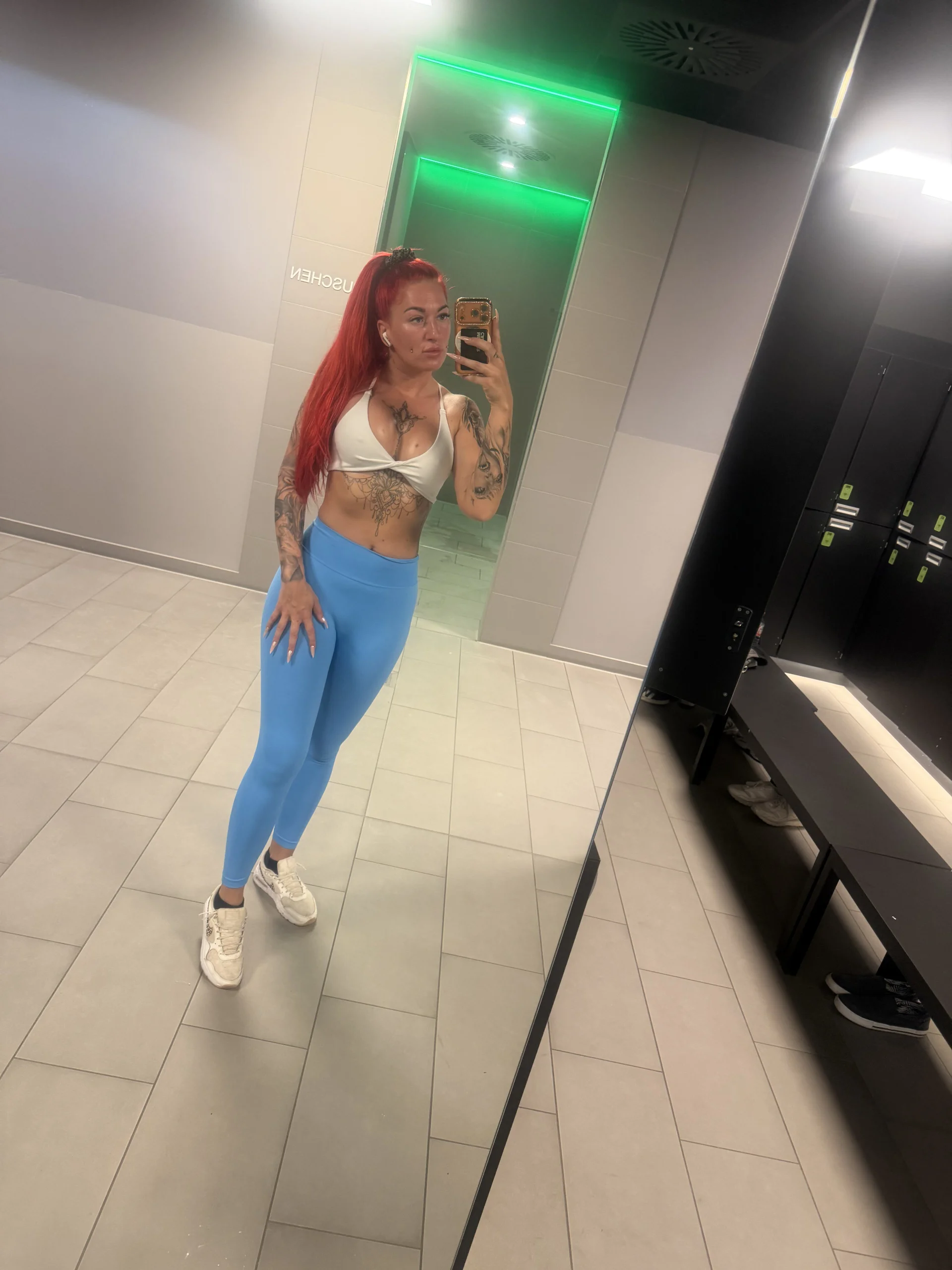 XXX Porn Photo of Nude MrsRedFoxy 17