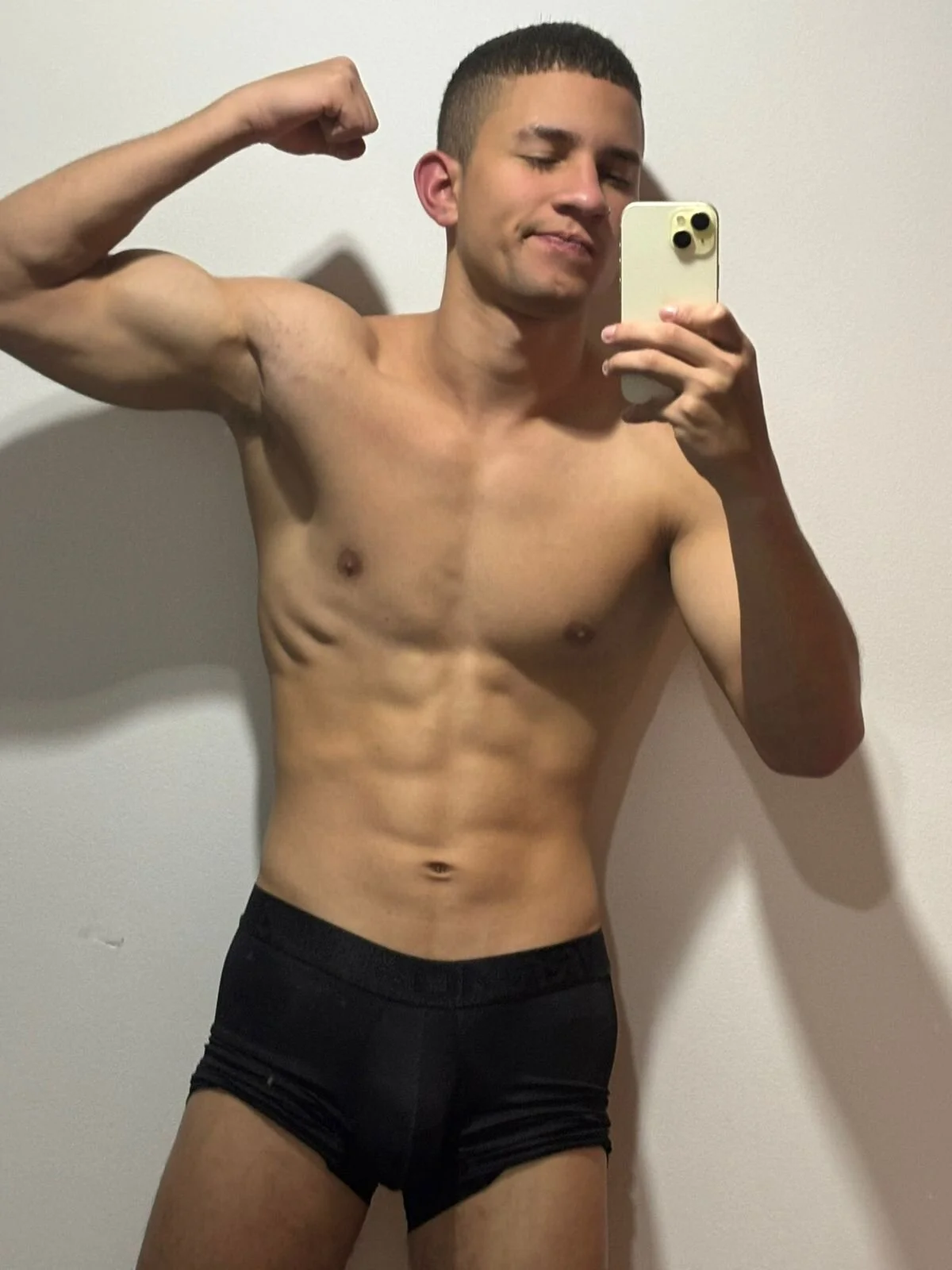XXX Porn Photo of Nude Thin_tommy01 2