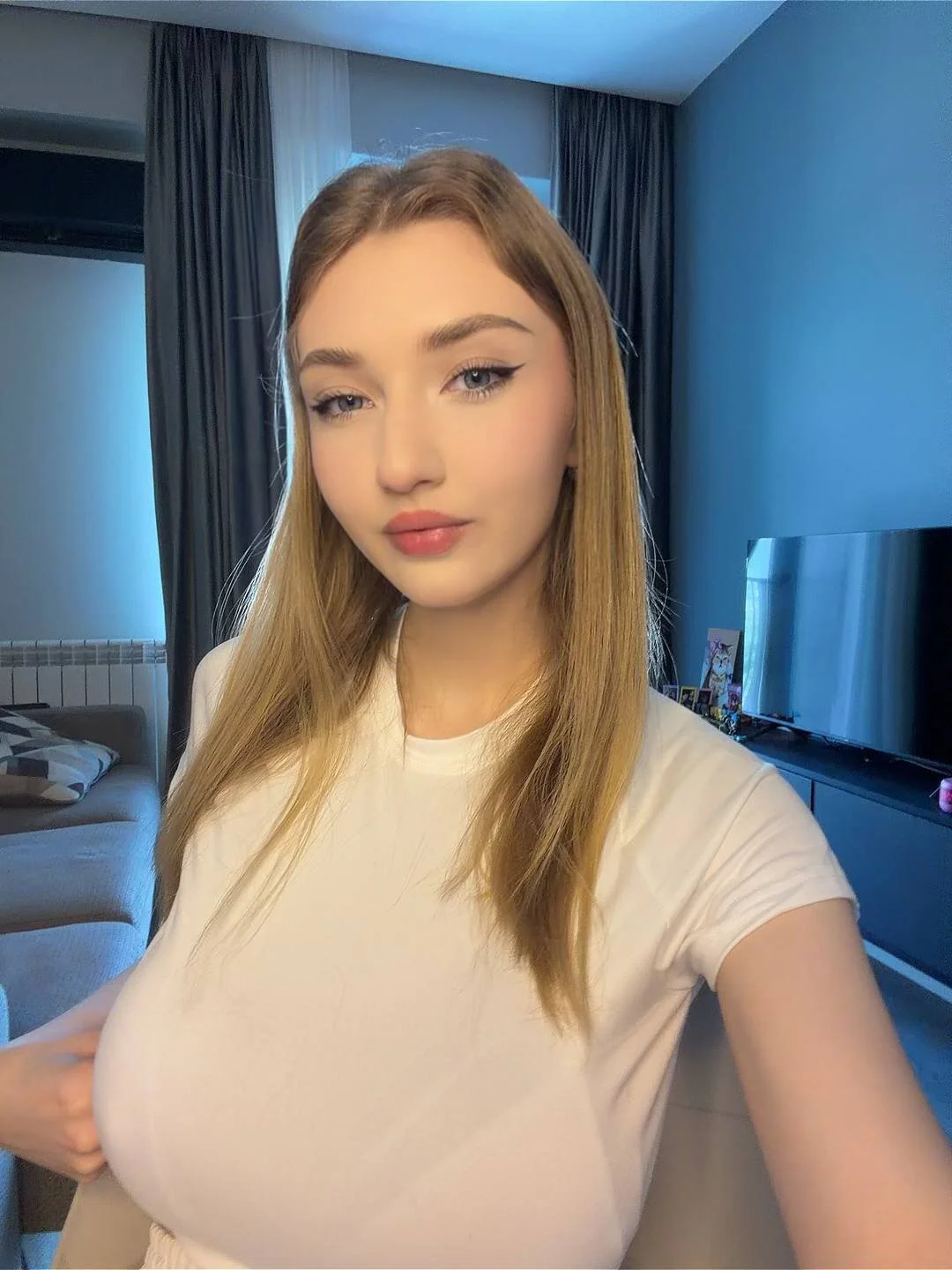 XXX Porn Photo of Nude AveryBerkson 72