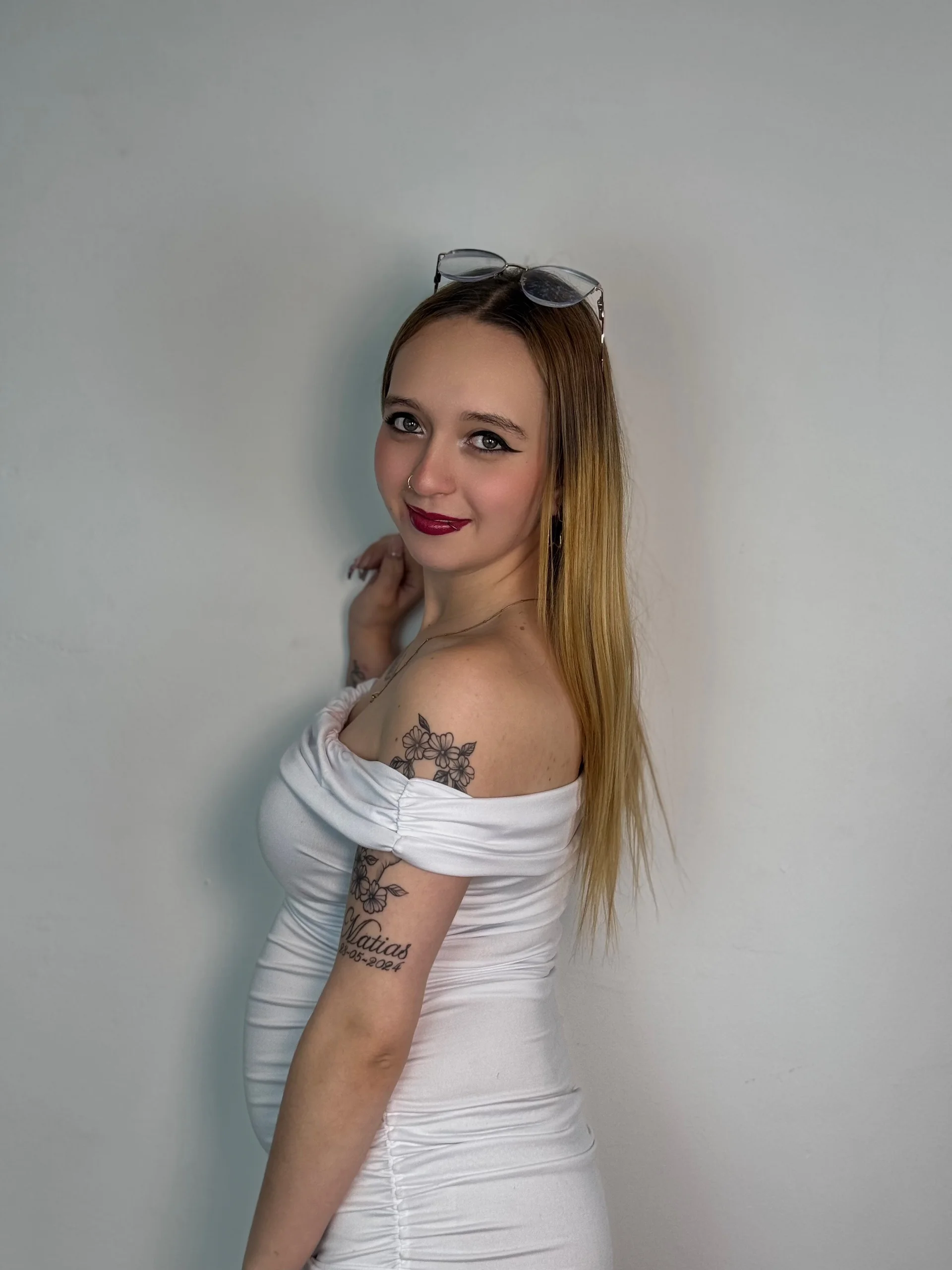 XXX Porn Photo of Nude Liaroberts1 120