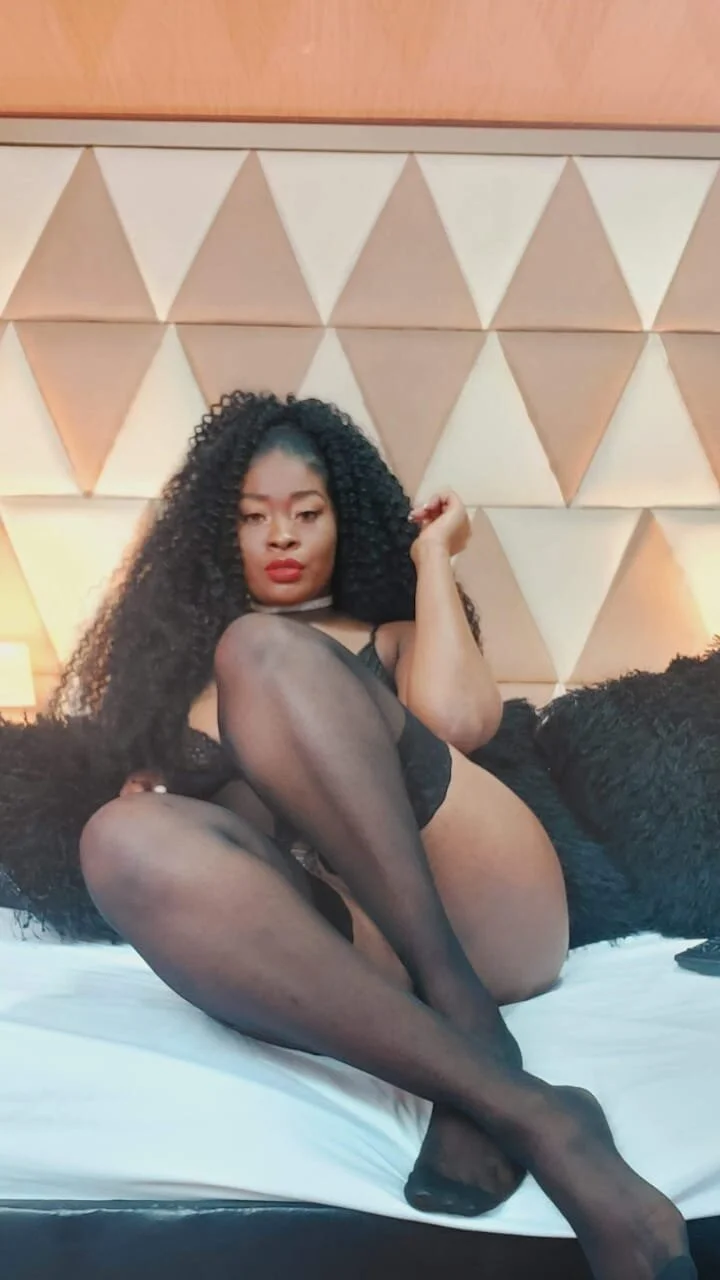 XXX Porn Photo of Nude zoe_23_ 3