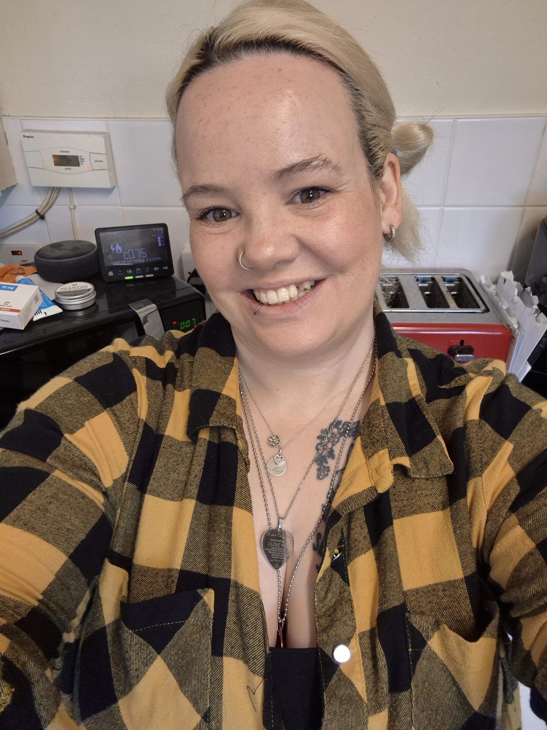XXX Porn Photo of Nude Bigbustedcurvylady 2