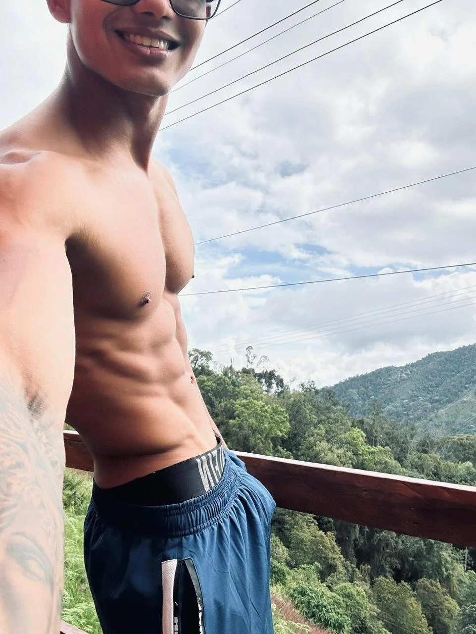 XXX Porn Photo of Nude Paradise_boy_s 18