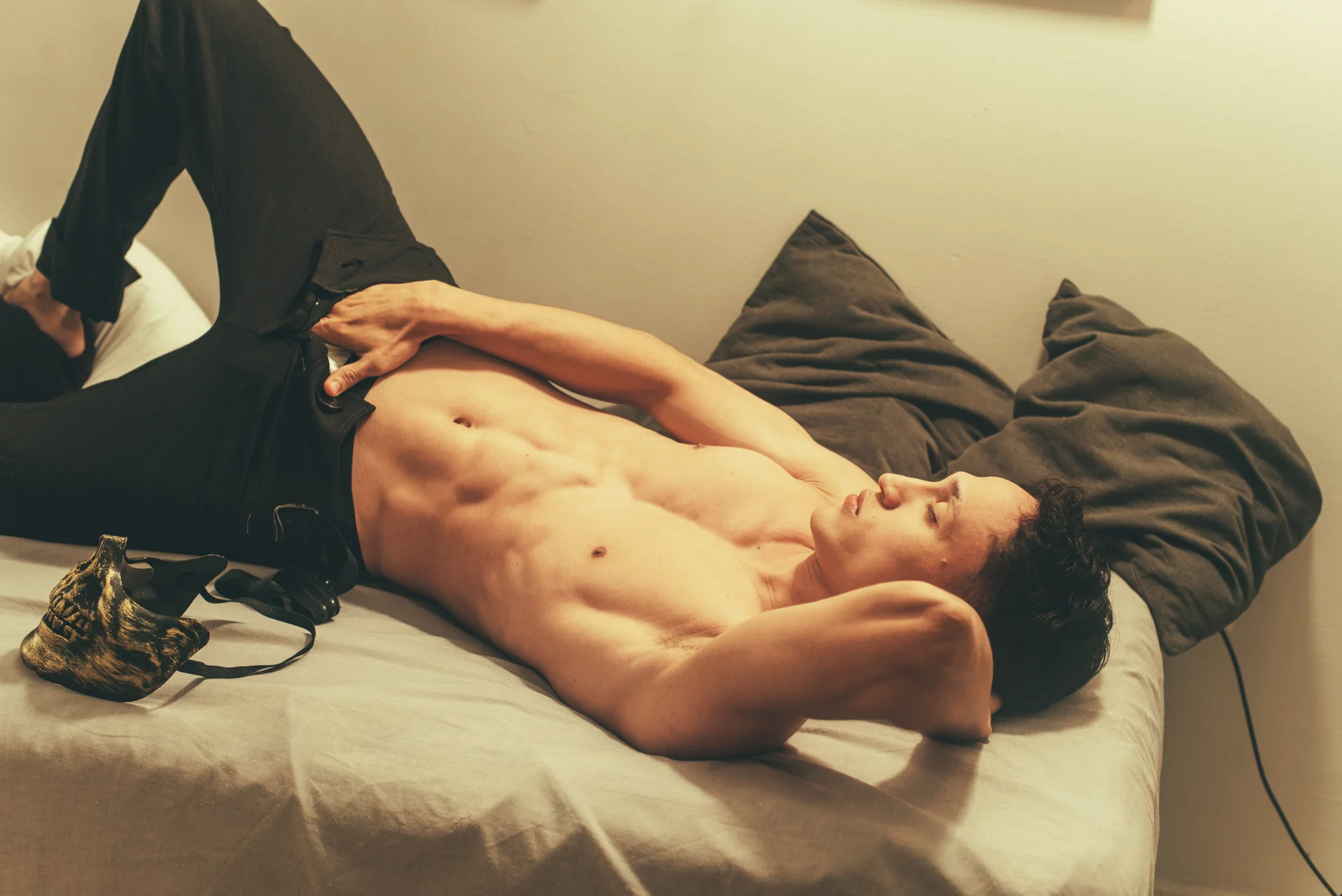 XXX Porn Photo of Nude rick_grimes25 9