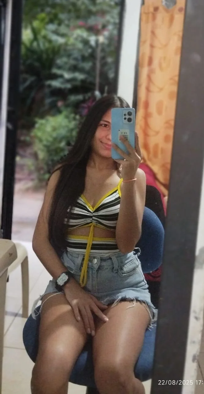 XXX Porn Photo of Nude emilyy_louis 5