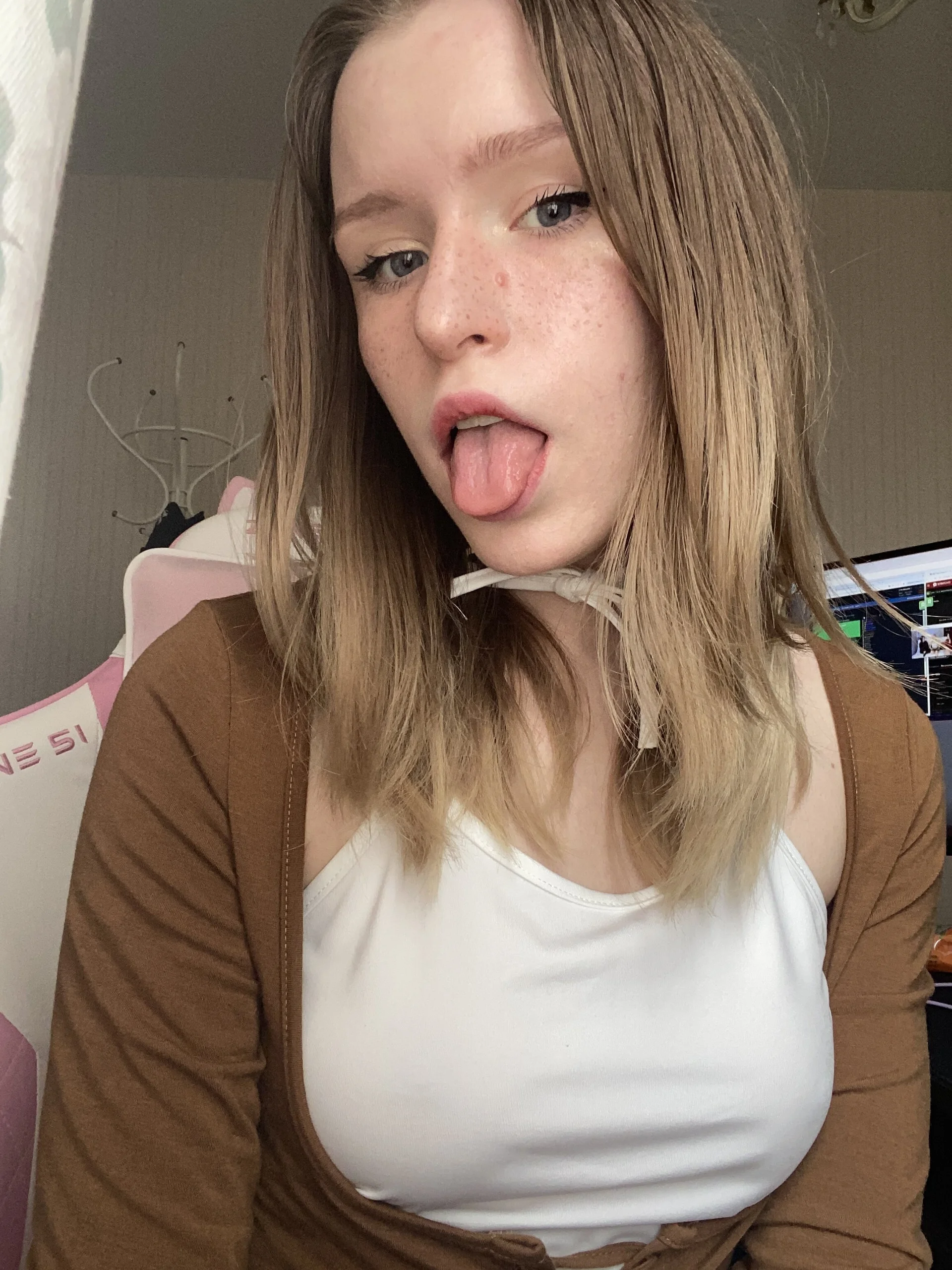 XXX Porn Photo of Nude Blessssing_page 1
