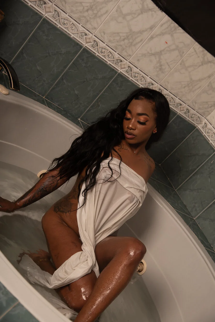 XXX Porn Photo of Nude emely_brandon 10