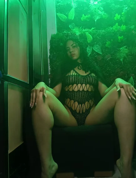 XXX Porn Photo of Nude Tiana_Ebony18 12