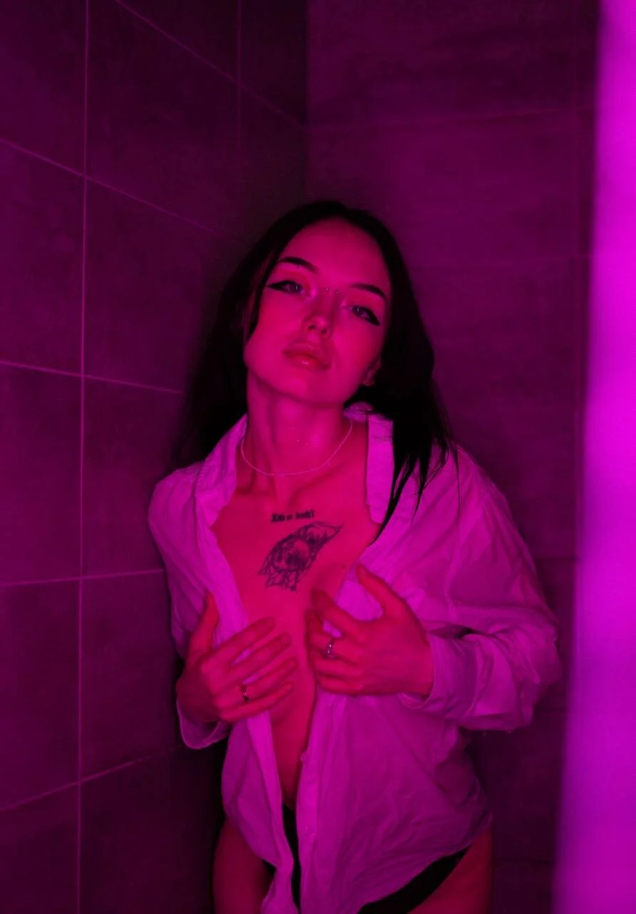 XXX Porn Photo of Nude IvyHornyCoree 1