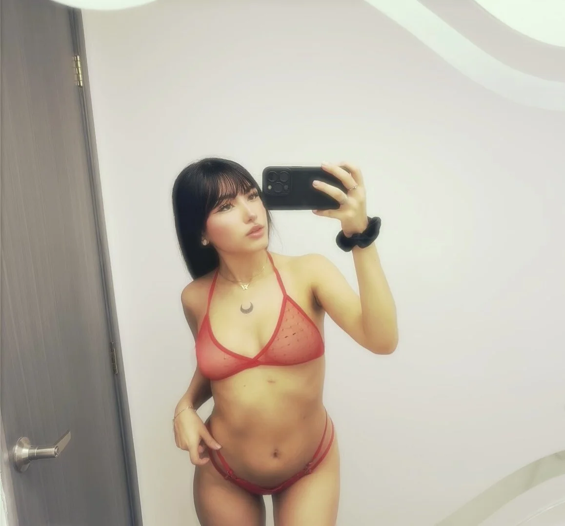 XXX Porn Photo of Nude cuteezoe 15