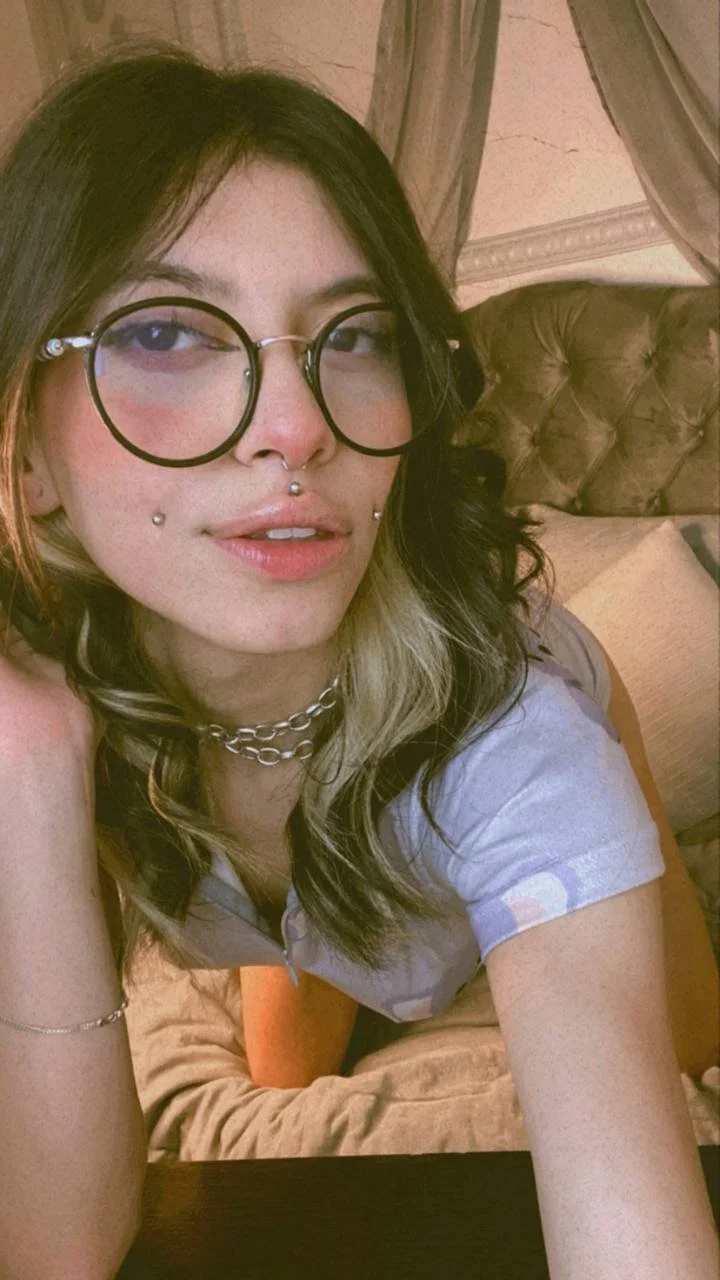 XXX Porn Photo of Nude Violetta_Nur 6