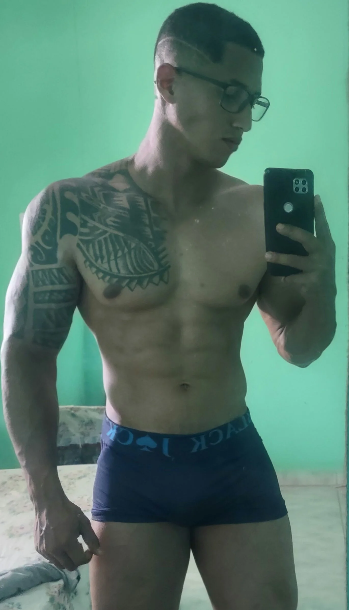 XXX Porn Photo of Nude Victorvon9 8