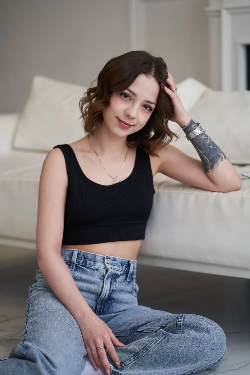 XXX Porn Photo of Nude PamBeesly 7