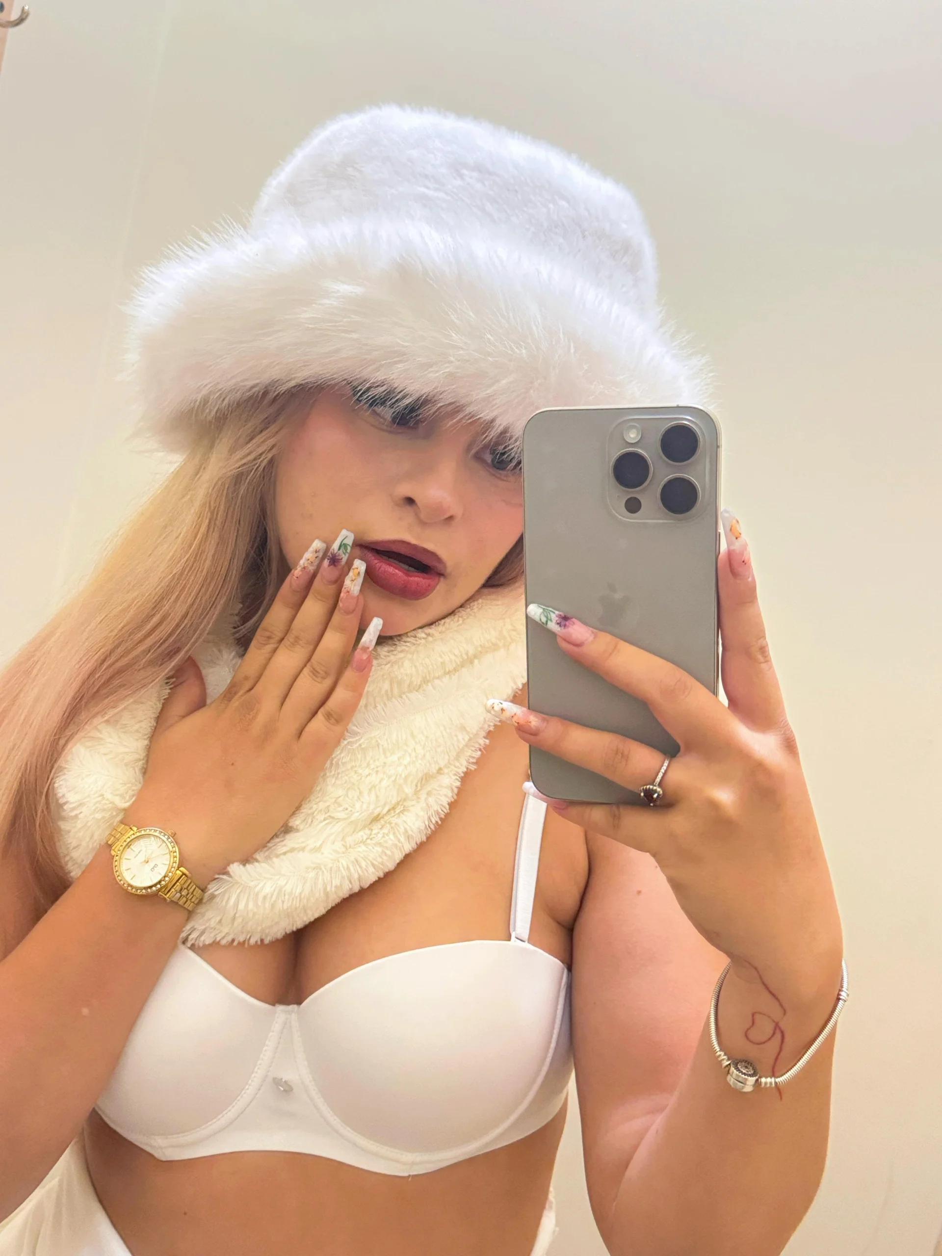 XXX Porn Photo of Nude LolaAngellx 46