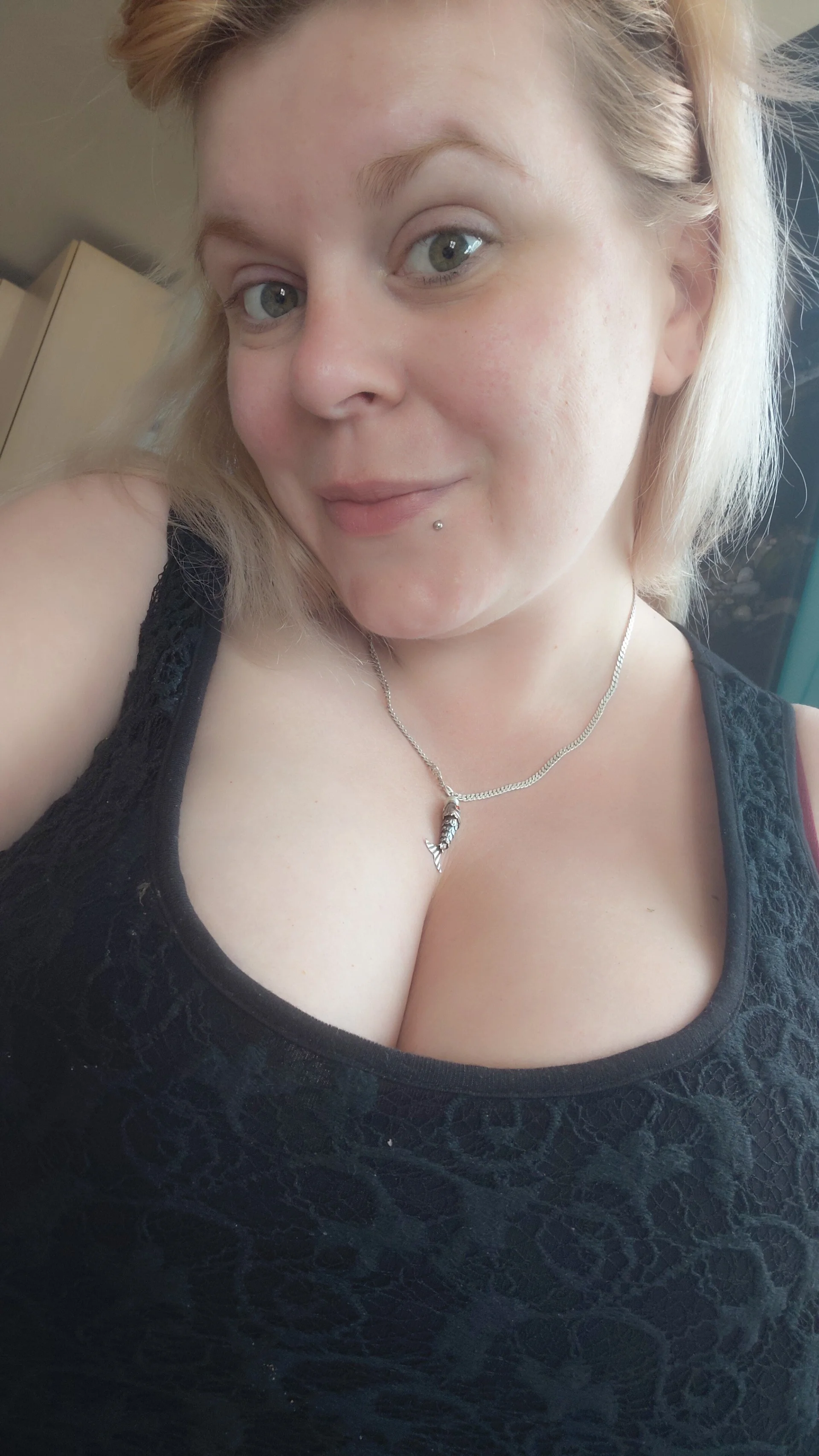 XXX Porn Photo of Nude pinkieMilfPUSY 3