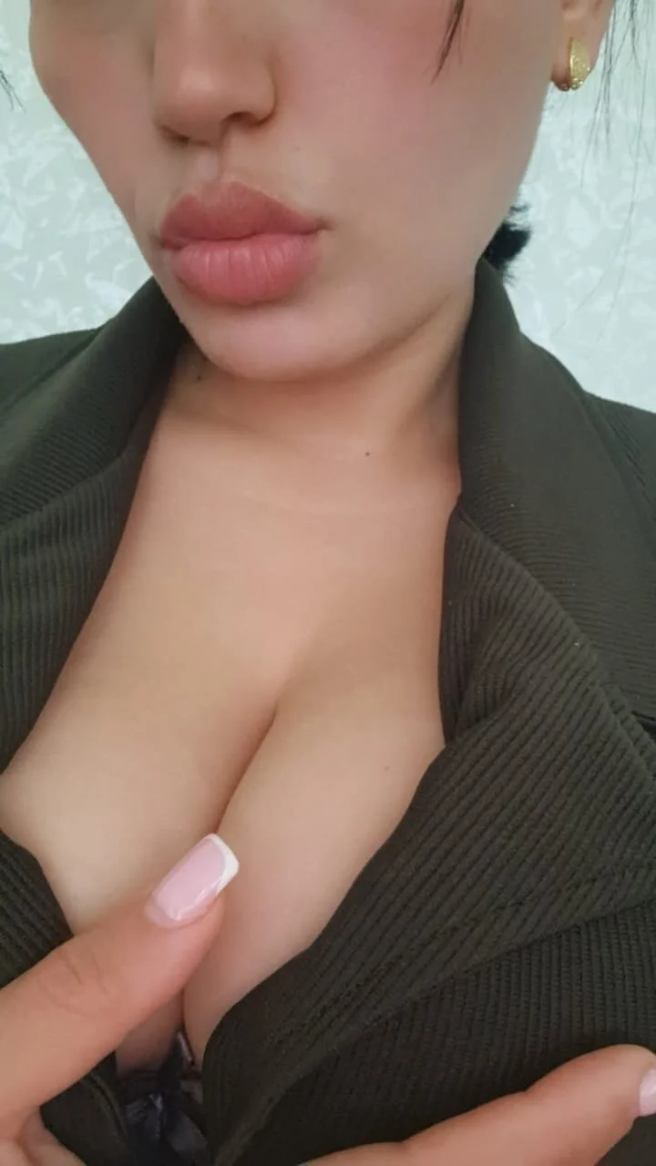 XXX Porn Photo of Nude Lonalonaa9 5