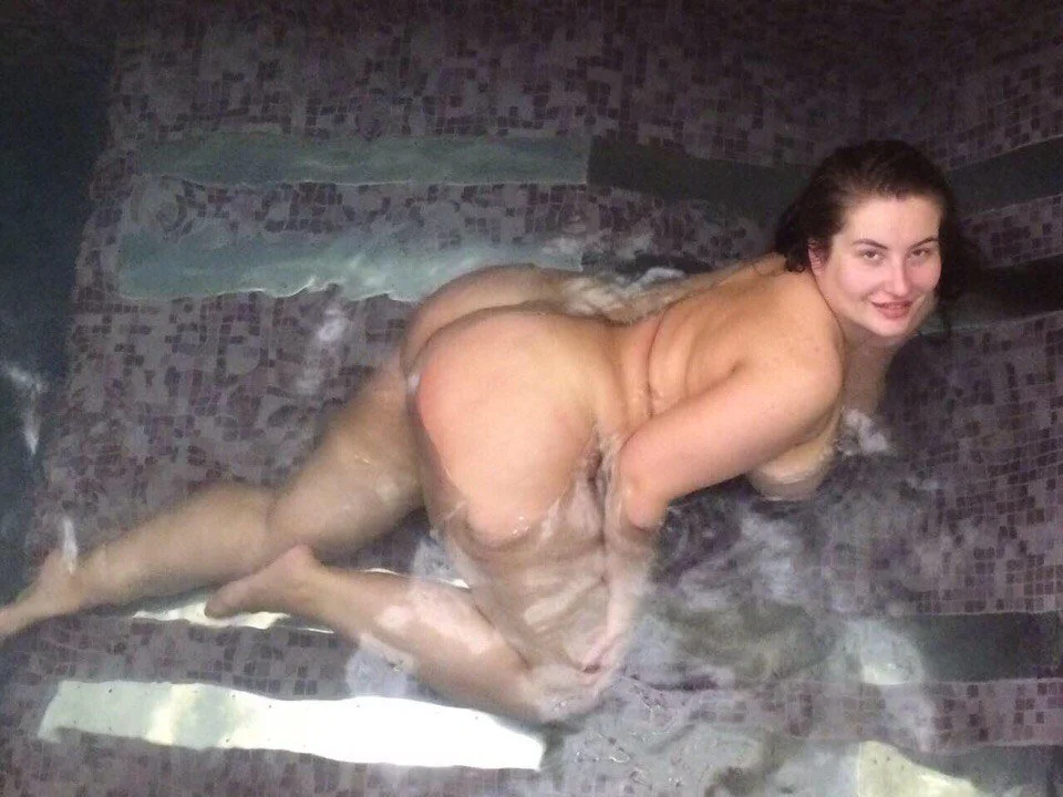 XXX Porn Photo of Nude wildrossy 2