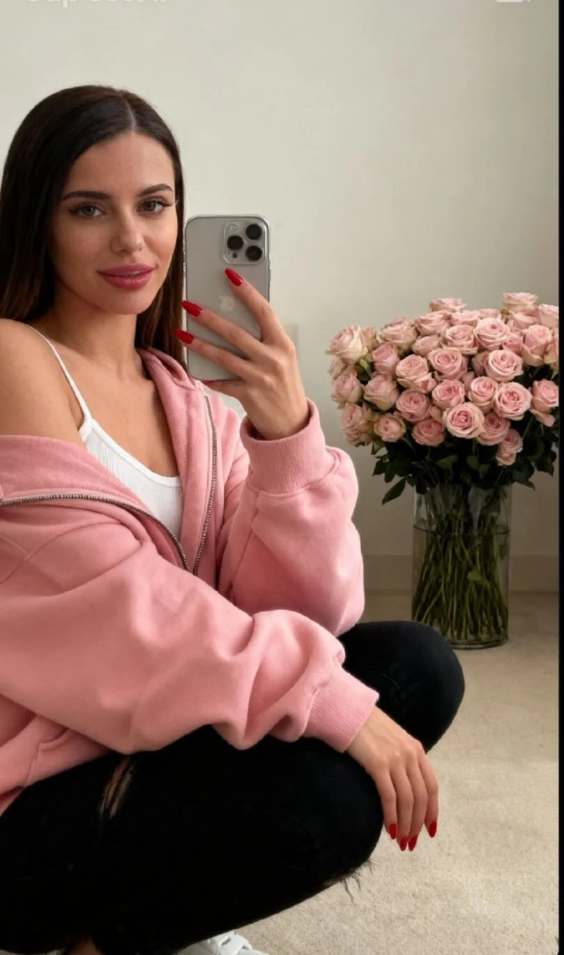 XXX Porn Photo of Nude juliahayessxx 741