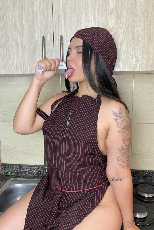 XXX Porn Photo of Nude valeriekhaleesi 7