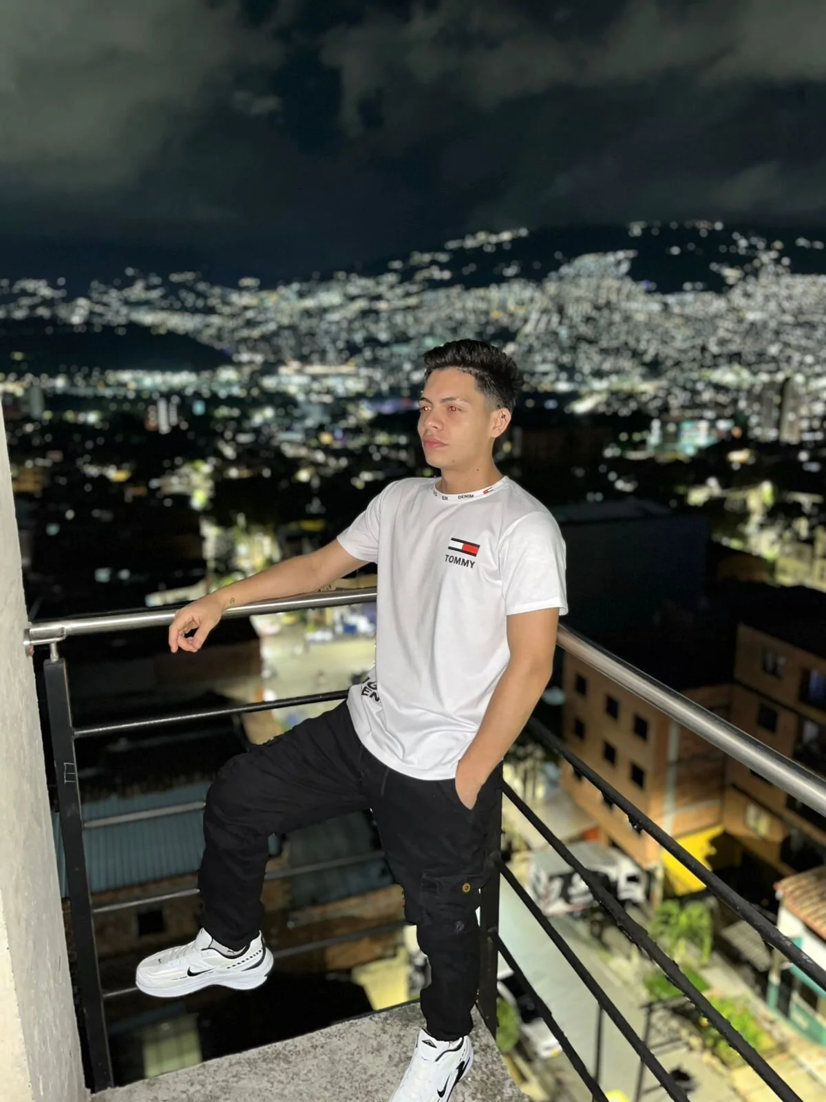 XXX Porn Photo of Nude JhosuaVega 13