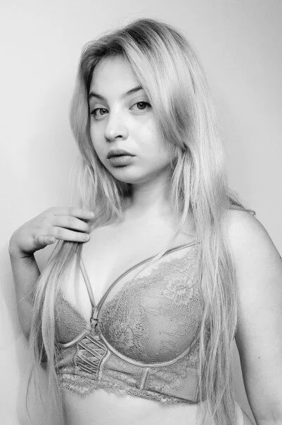 XXX Porn Photo of Nude shy_blondiee 4