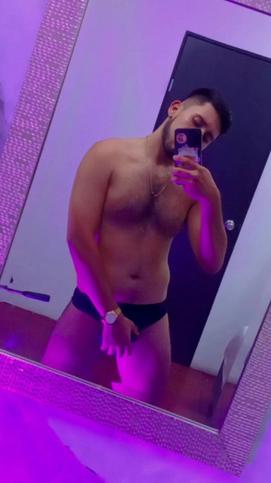 XXX Porn Photo of Nude Tyson_BearX 4