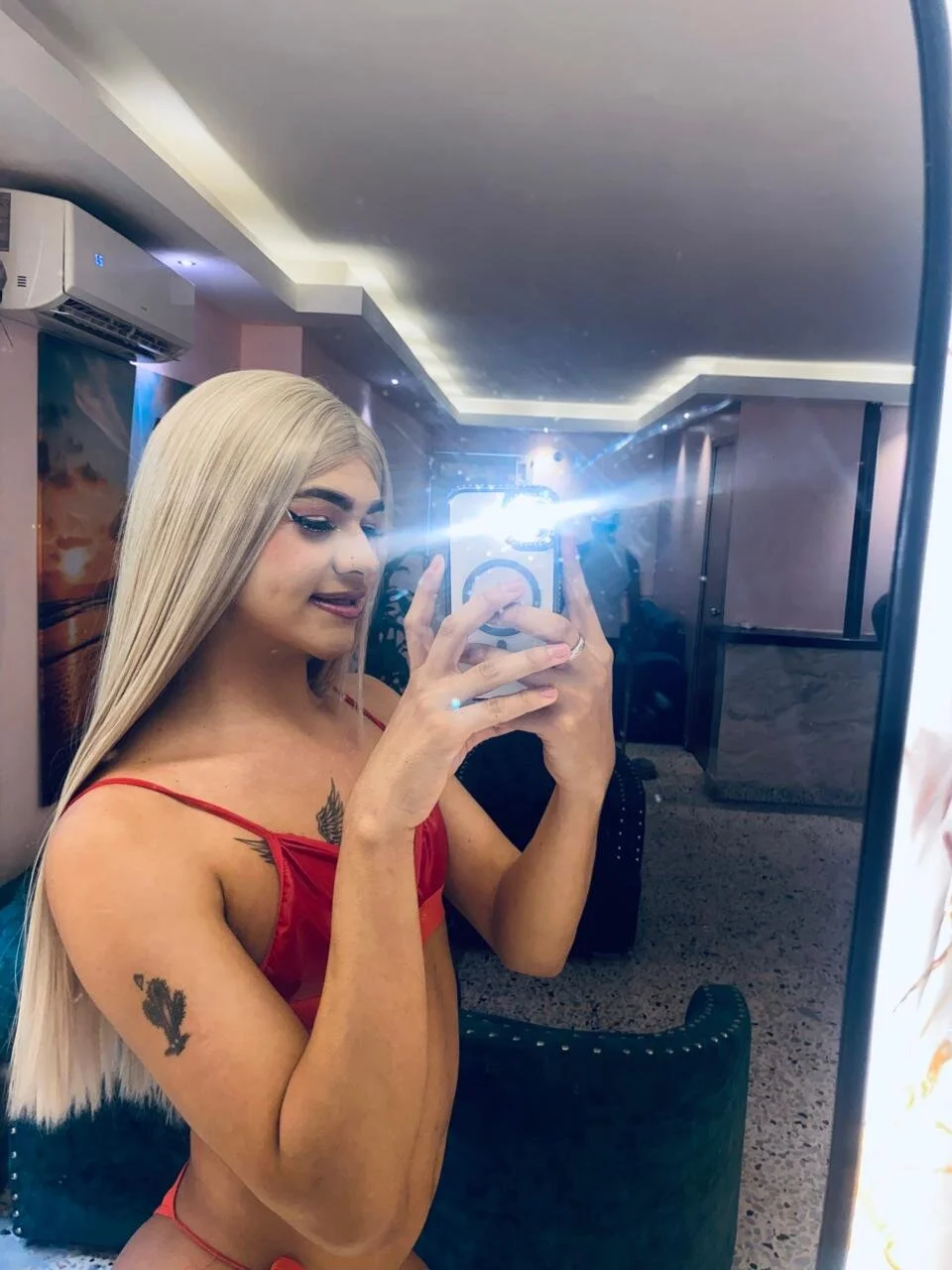 XXX Porn Photo of Nude Queens_Wonders_Blonders 15