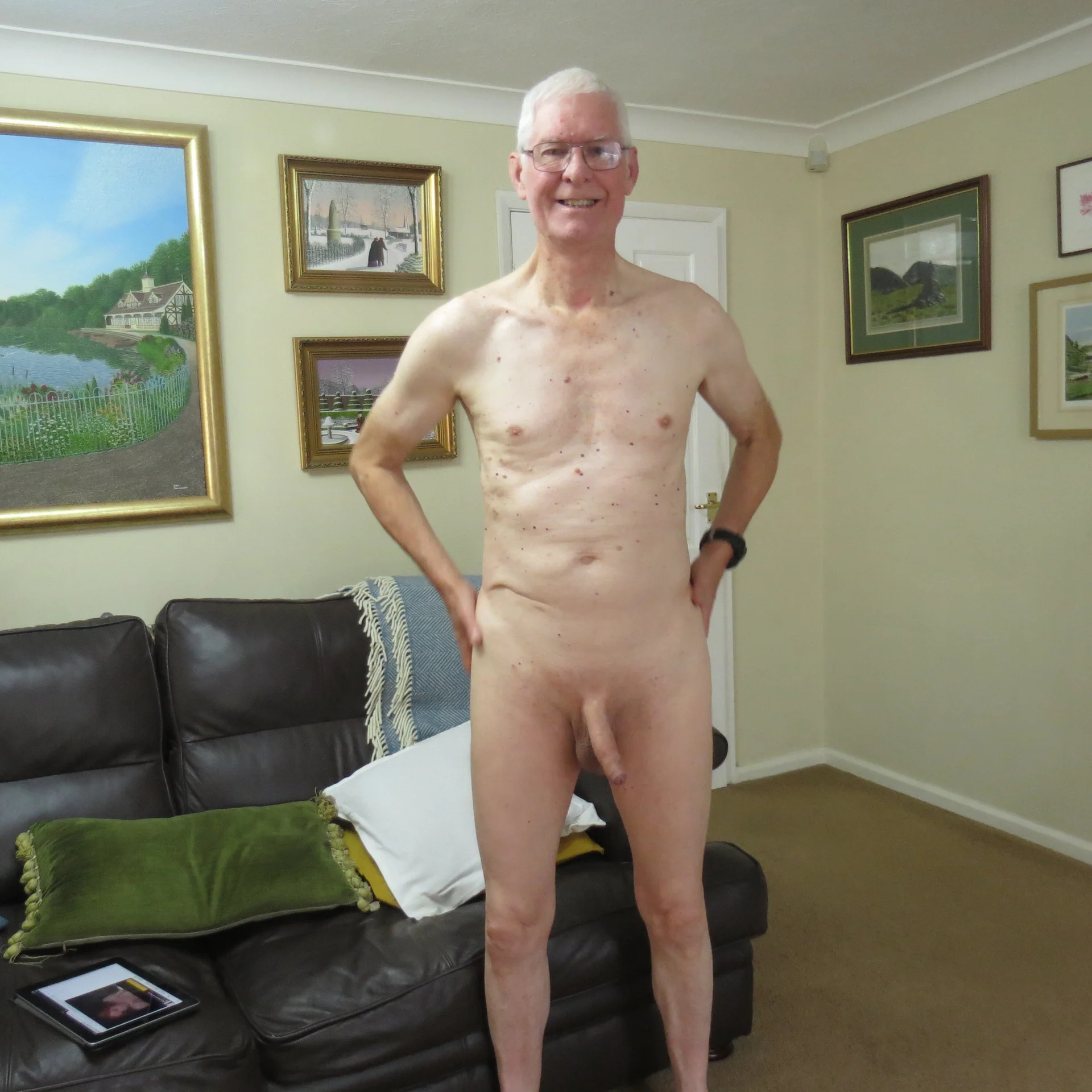 XXX Porn Photo of Nude bigears 3