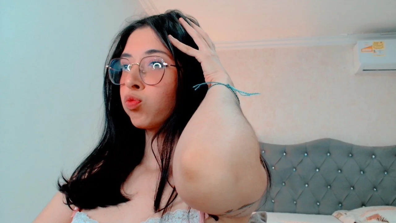XXX Porn Photo of Nude emmalove_doll 4