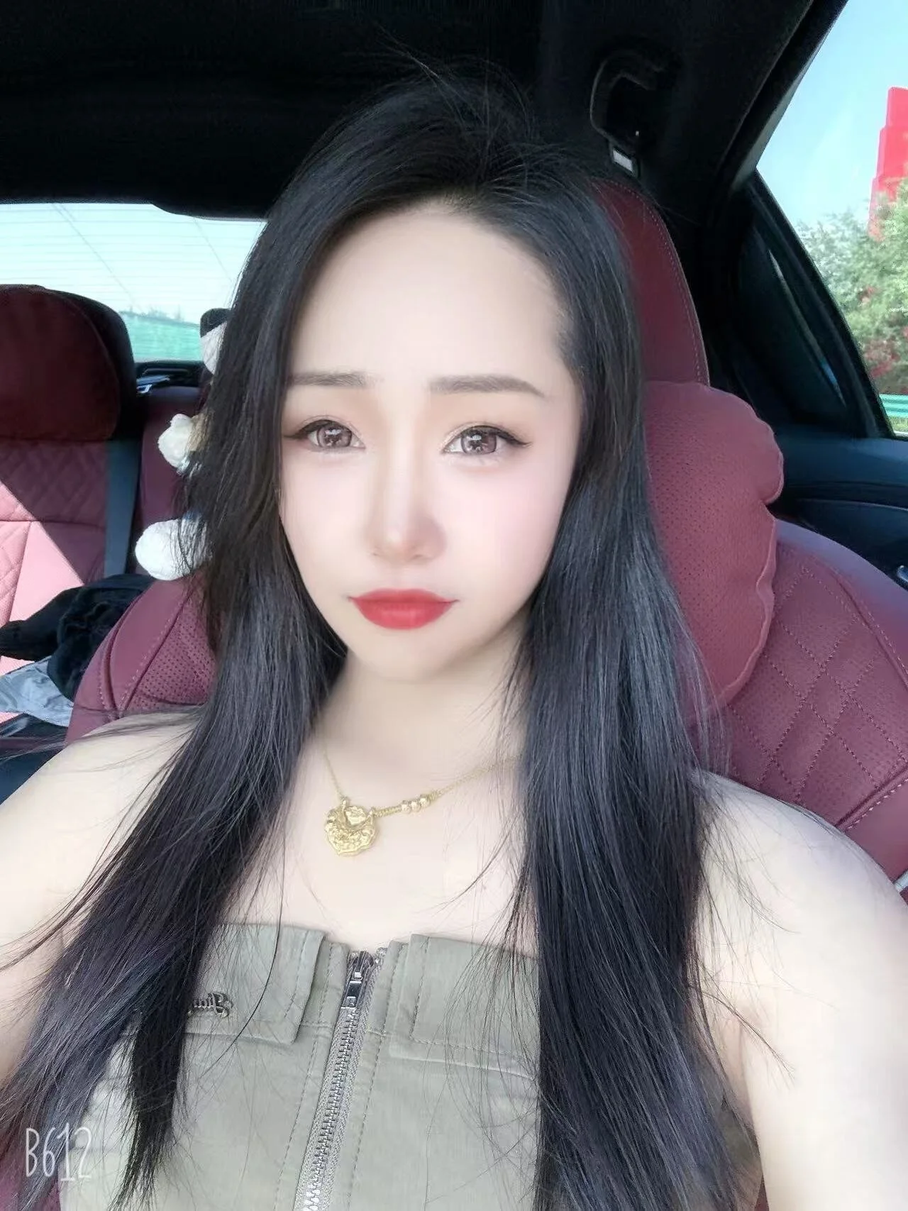 XXX Porn Photo of Nude yezi001 1