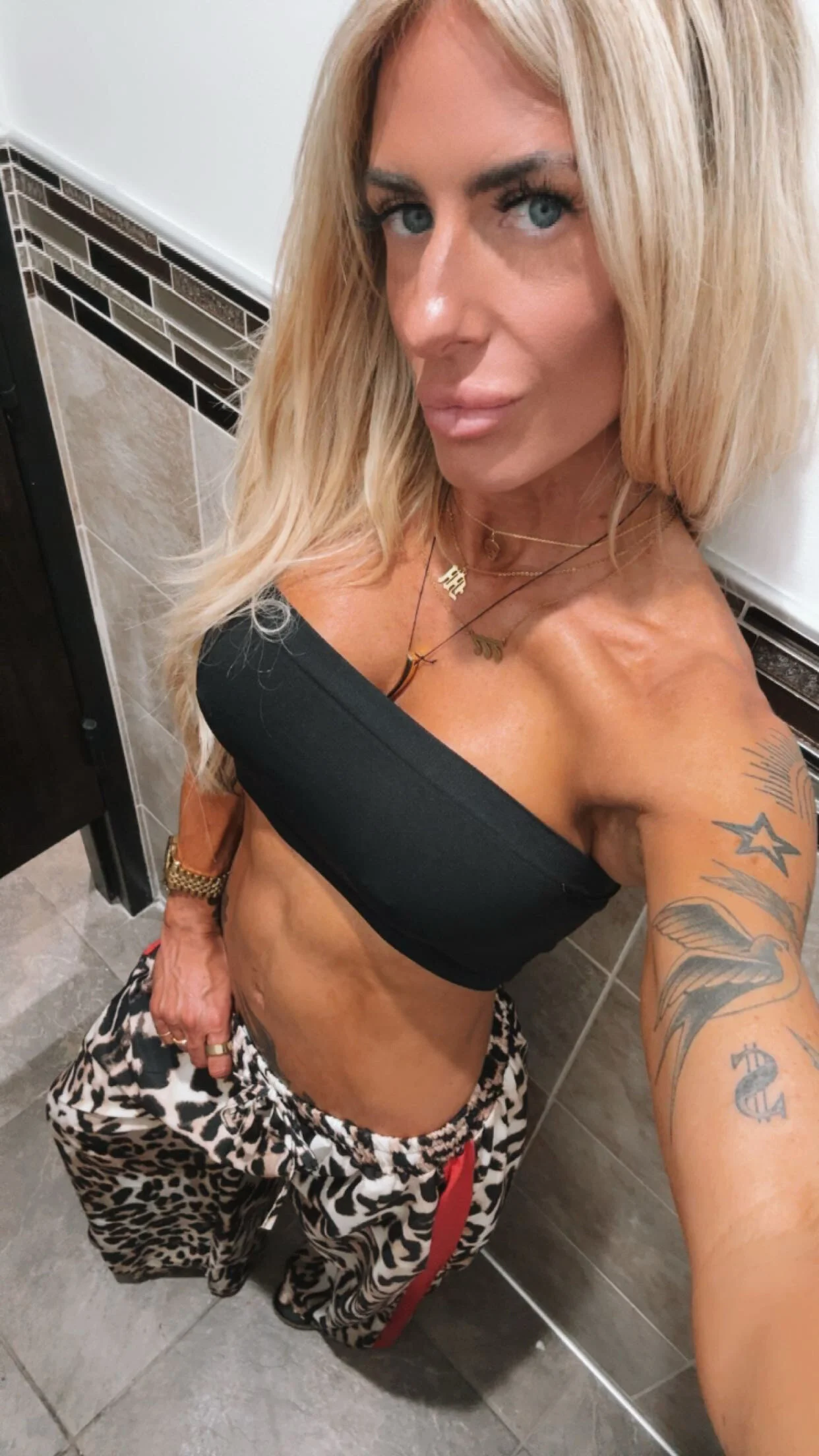 XXX Porn Photo of Nude blondiluvsanal 16