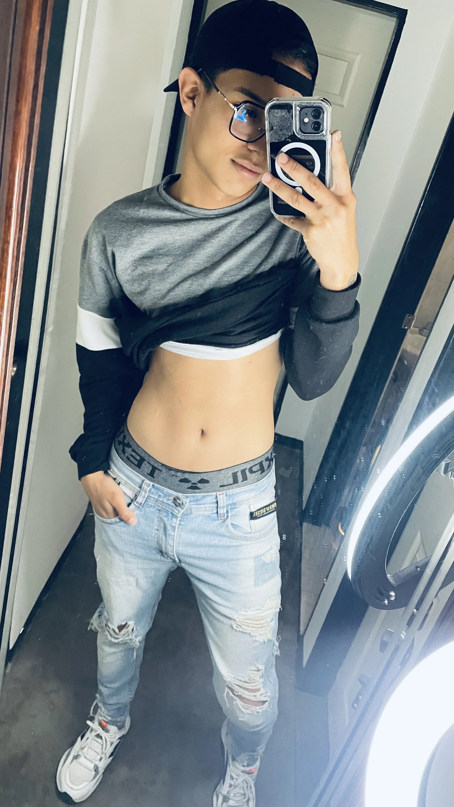 XXX Porn Photo of Nude Andres_boy252 2